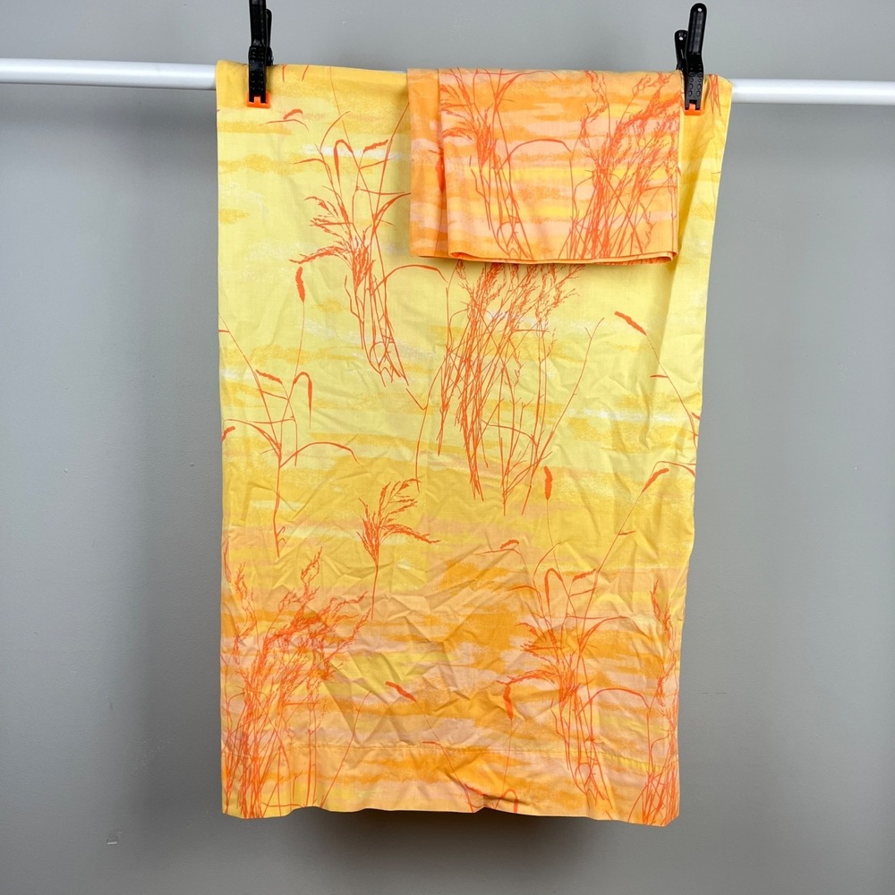 Set of 2 Vintage 70s Pillowcases Yellow Orange Plant Print Bedding Linens Boho